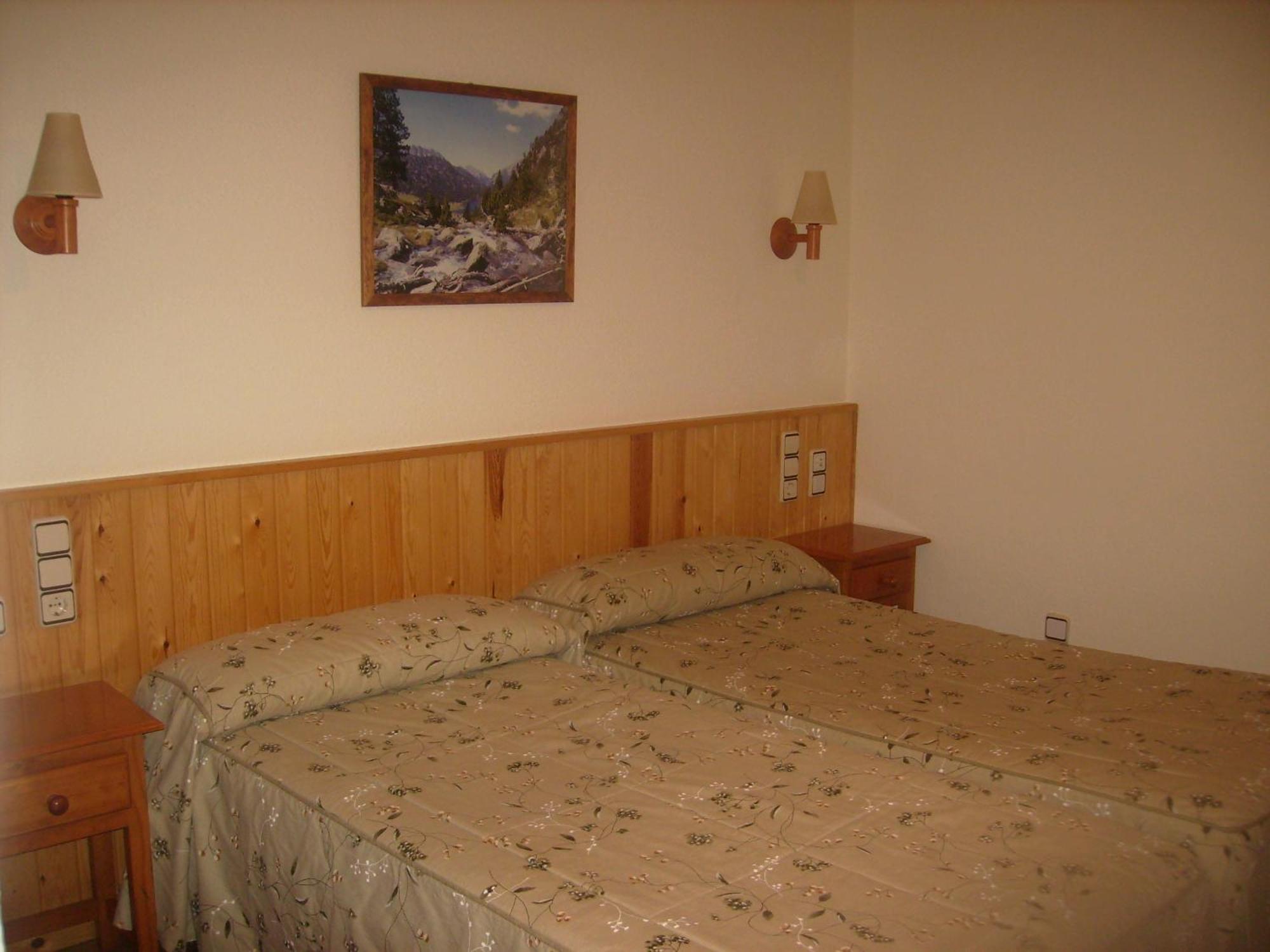 Hostal Pernalle Erillavall Kültér fotó
