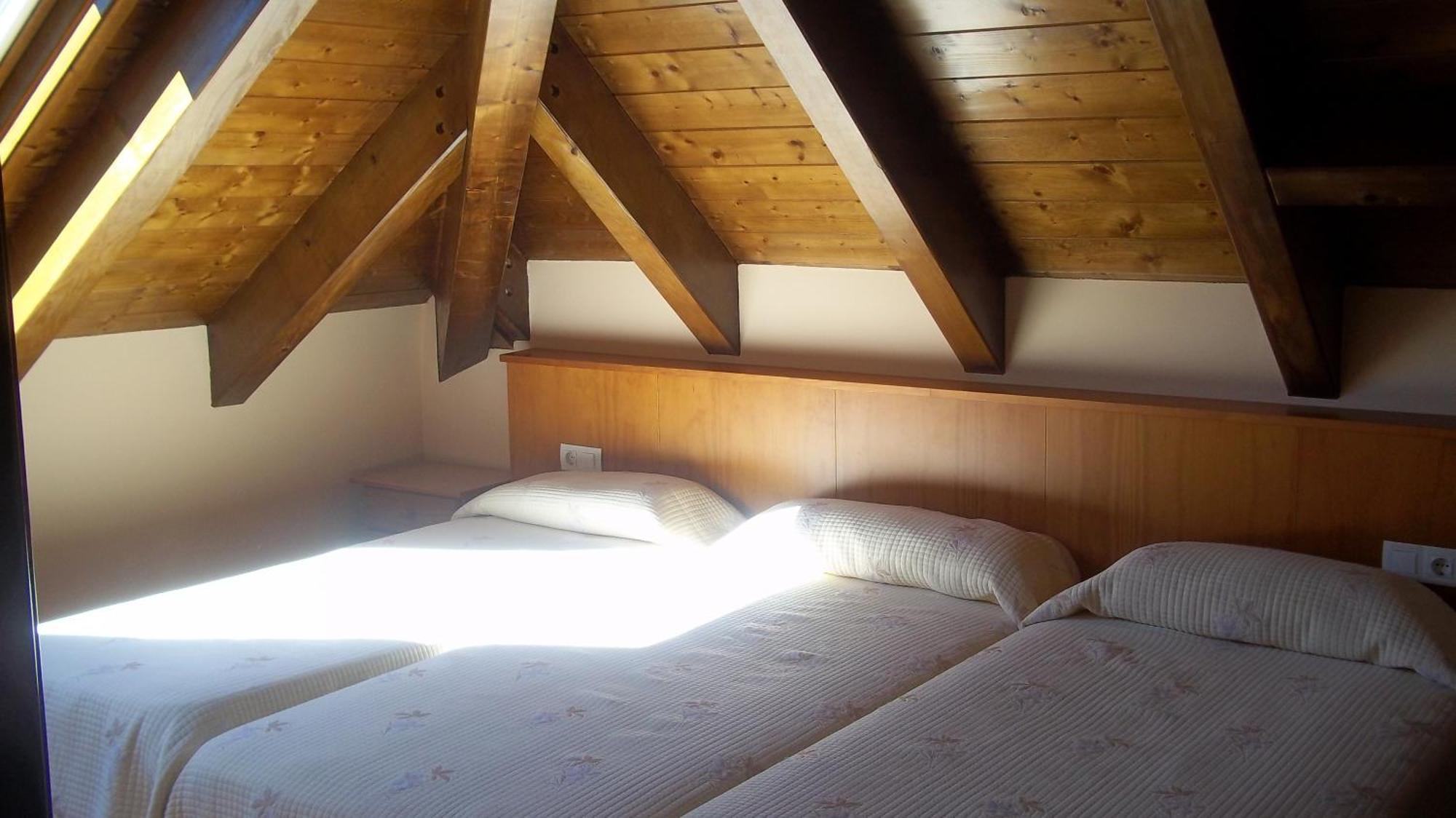 Hostal Pernalle Erillavall Kültér fotó