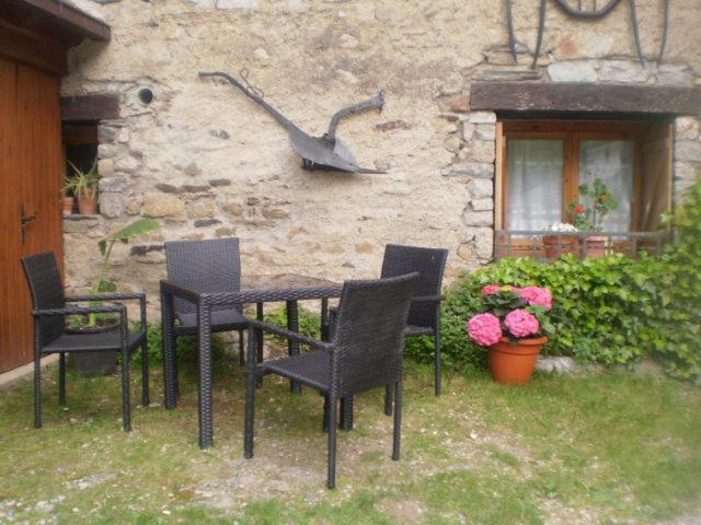 Hostal Pernalle Erillavall Kültér fotó