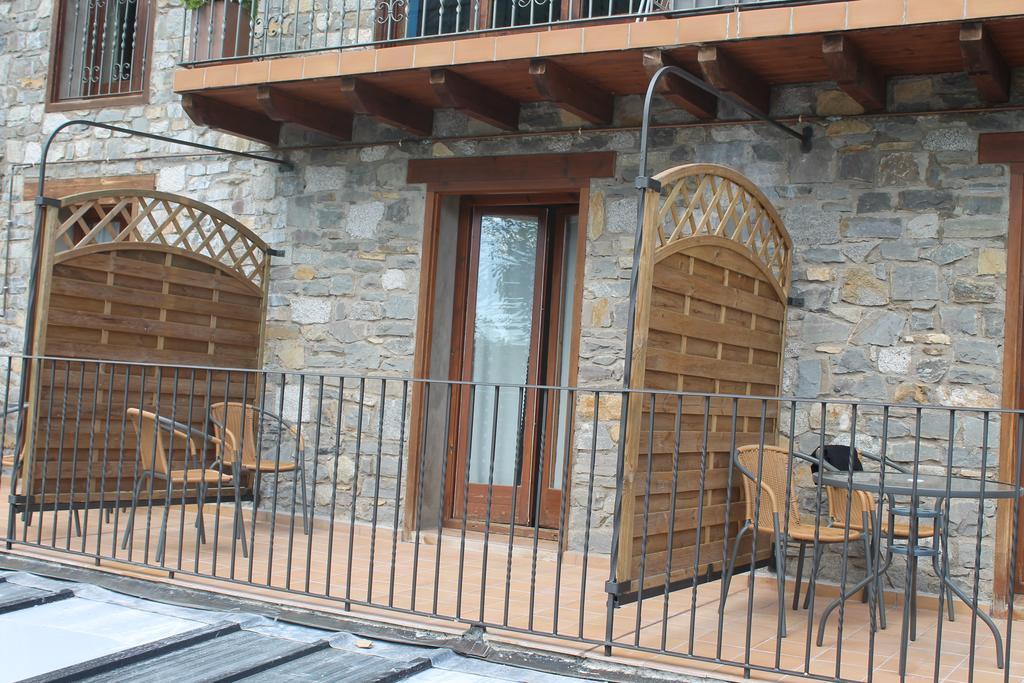 Hostal Pernalle Erillavall Kültér fotó